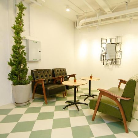 Folk Poshtel Asok Hostel Μπανγκόκ Εξωτερικό φωτογραφία