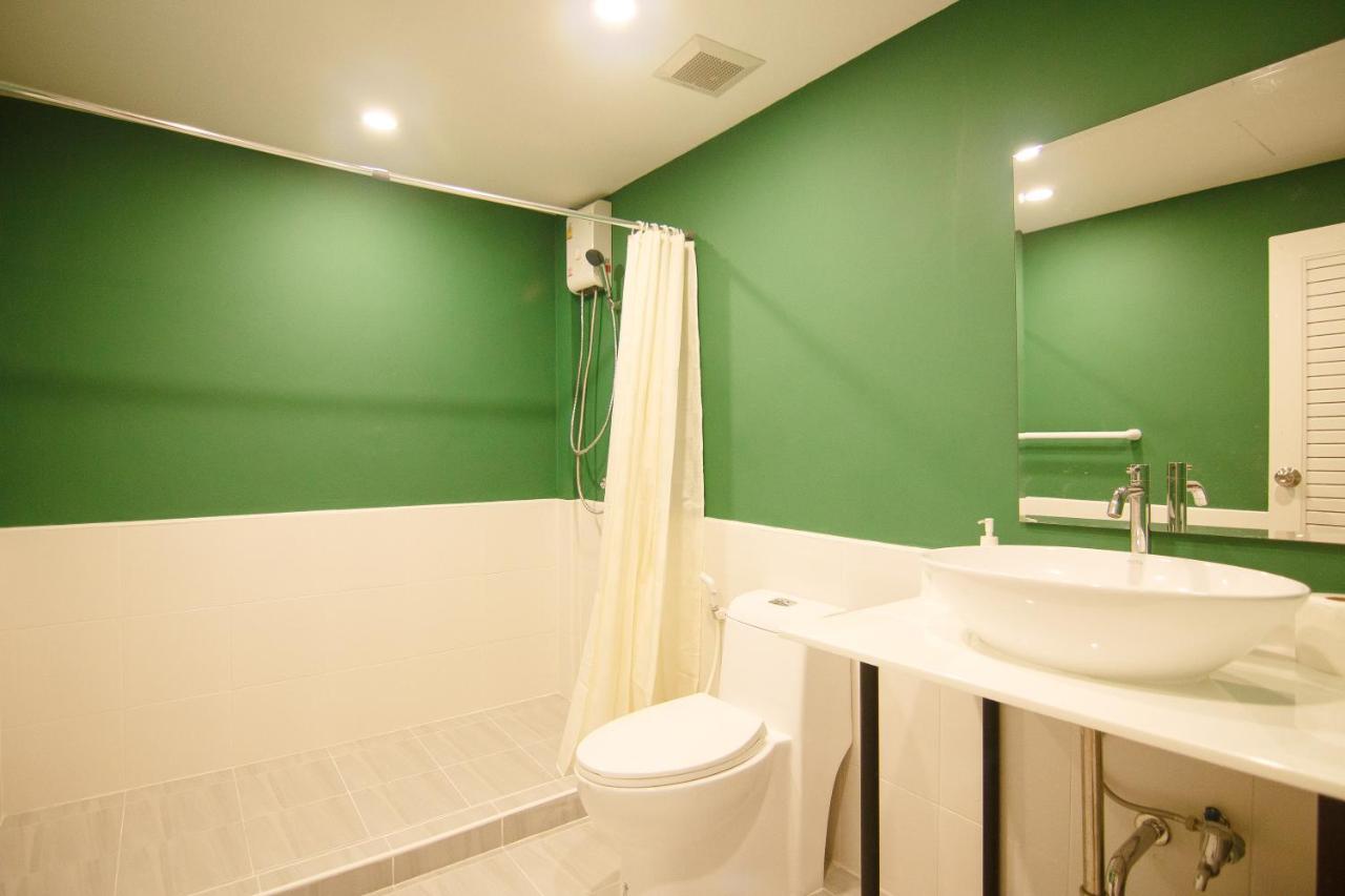 Folk Poshtel Asok Hostel Μπανγκόκ Εξωτερικό φωτογραφία