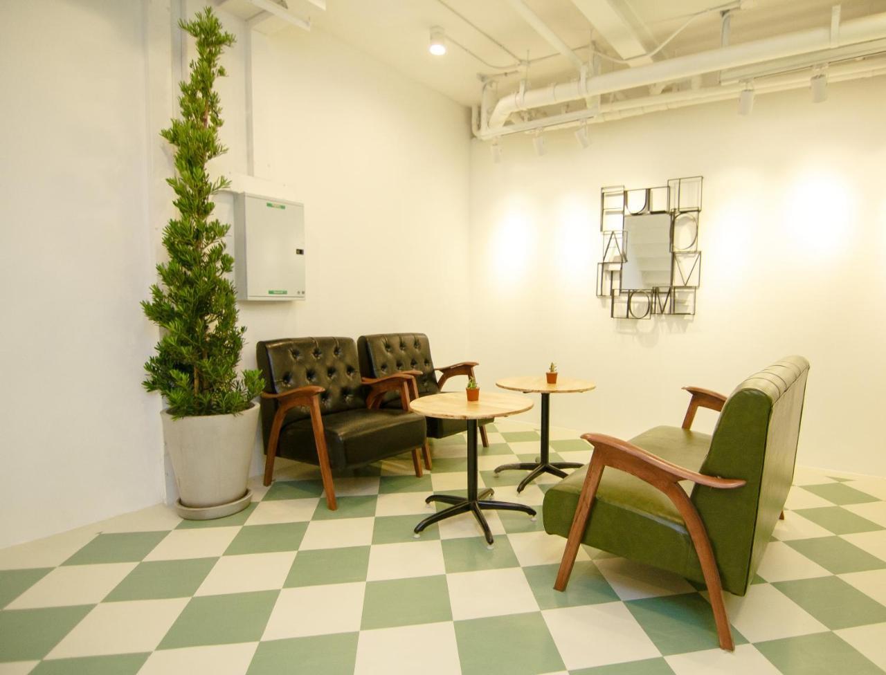 Folk Poshtel Asok Hostel Μπανγκόκ Εξωτερικό φωτογραφία