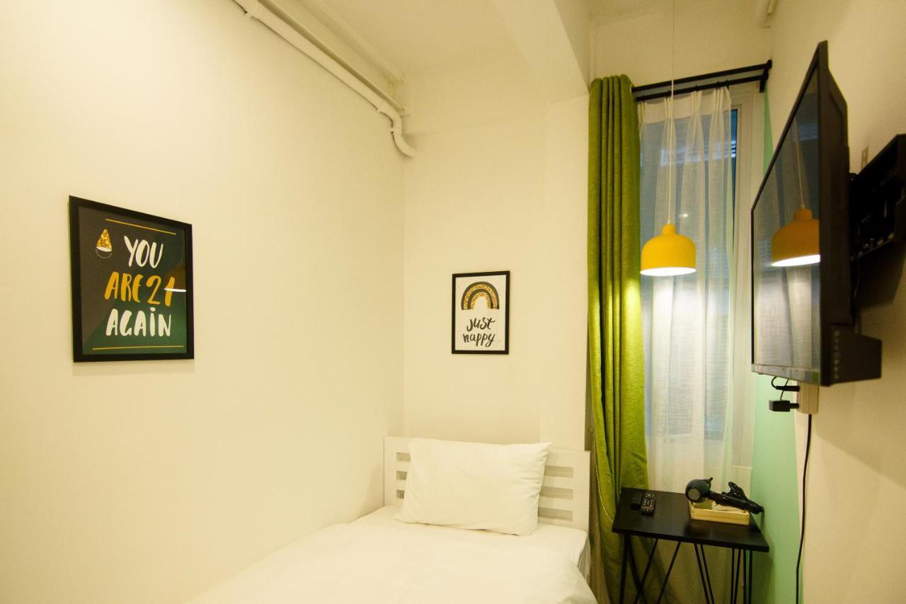 Folk Poshtel Asok Hostel Μπανγκόκ Εξωτερικό φωτογραφία