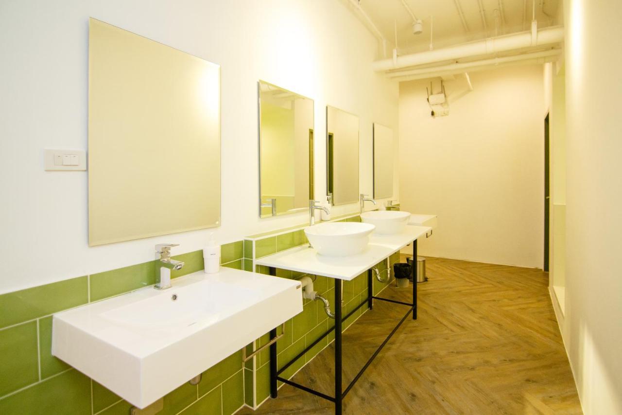 Folk Poshtel Asok Hostel Μπανγκόκ Εξωτερικό φωτογραφία