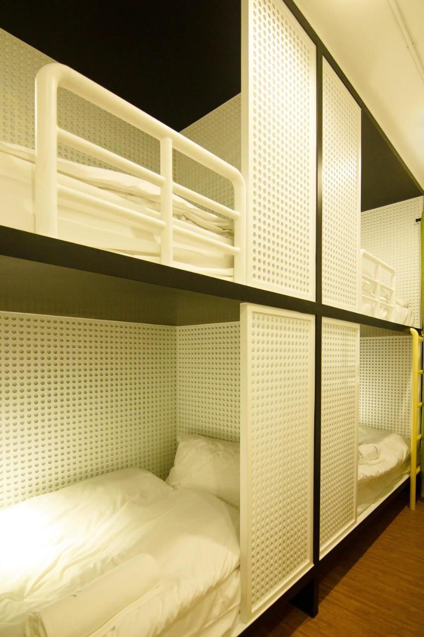 Folk Poshtel Asok Hostel Μπανγκόκ Εξωτερικό φωτογραφία